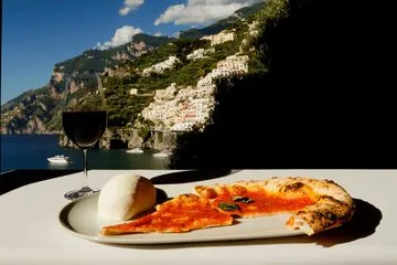 Eating pizza in Italy with --sref 672013221 